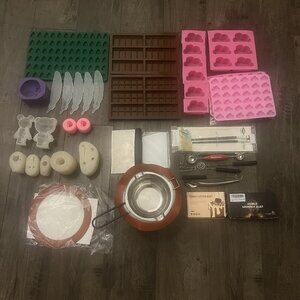 HUGE lot - Chocolate / Soap / Resin molds + chocolate-making supplies